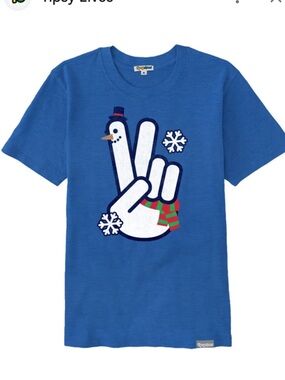 NWT WOMEN'S PEACE, LOVE, AND SNOW OVERSIZED BOYFRIEND TEE XL